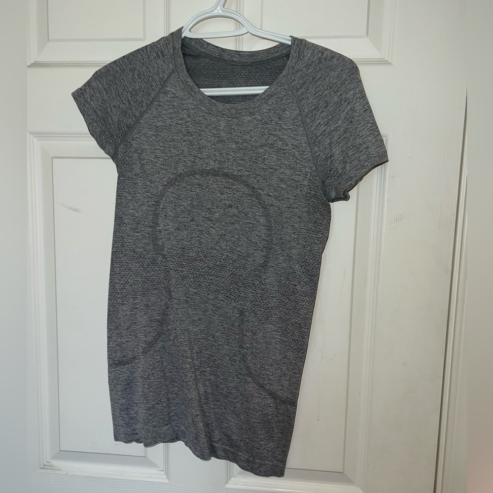 lululemon slate grey swiftly tech short sleeve hip length size 4